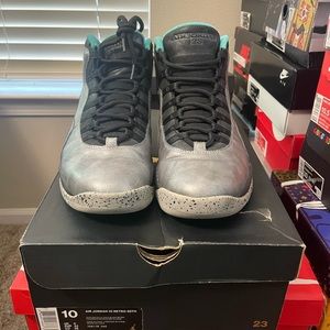 Jordan Retro 10 “Lady of Liberty”